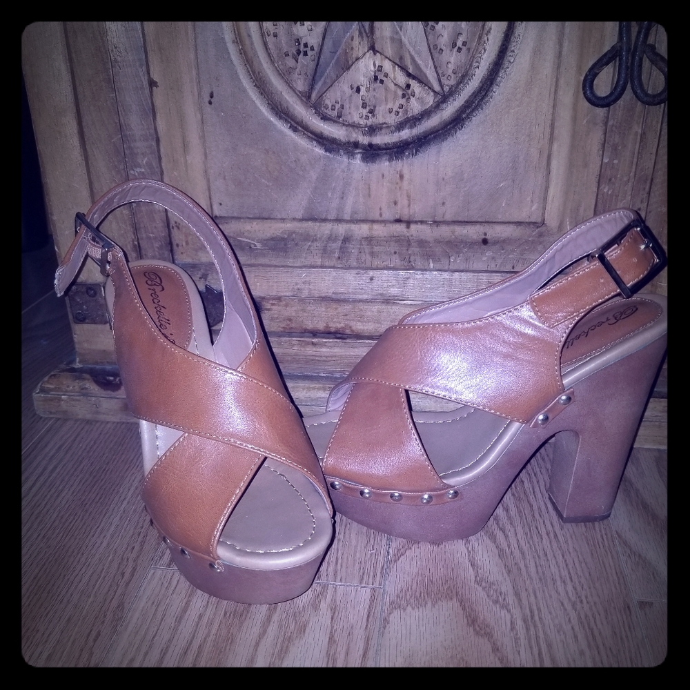 Breckelle Brown Leather Studded Heels -7